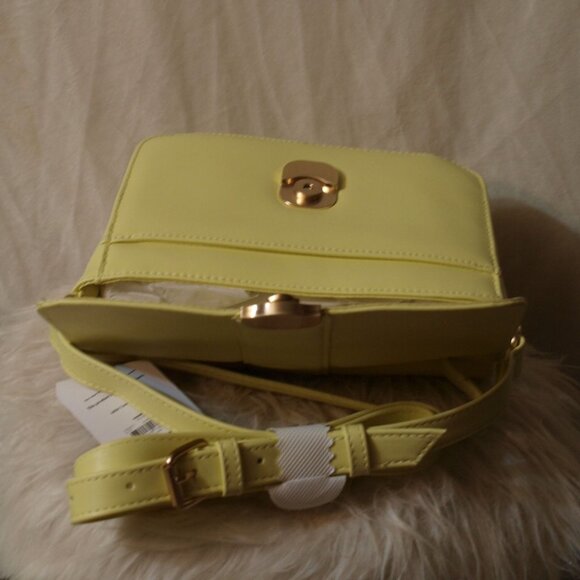 NEW Yellow PURSE By Time And Tru Size Medium Front Snap Inside Pockets Solid - Picture 4 of 5